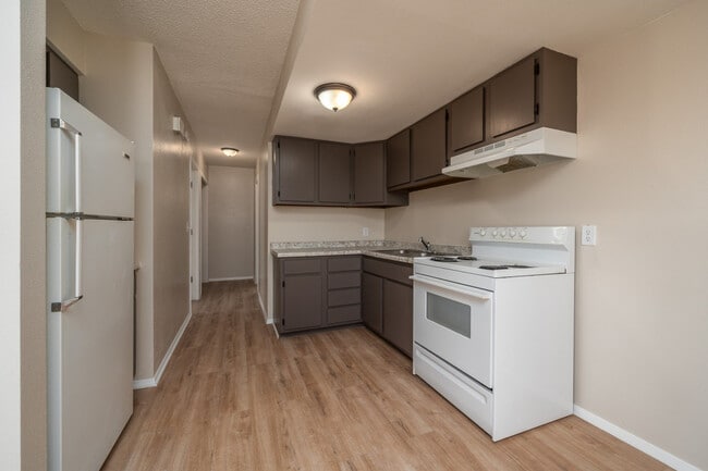 Building Photo - Colton 8-plex