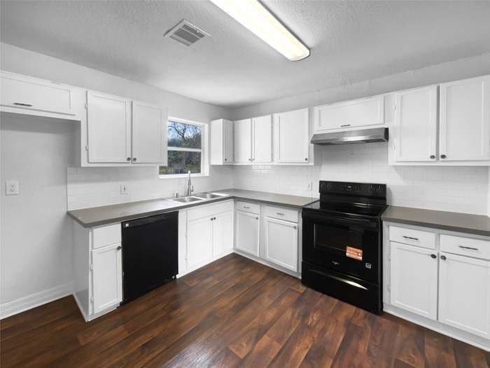 Building Photo - 5109 Wilmington St