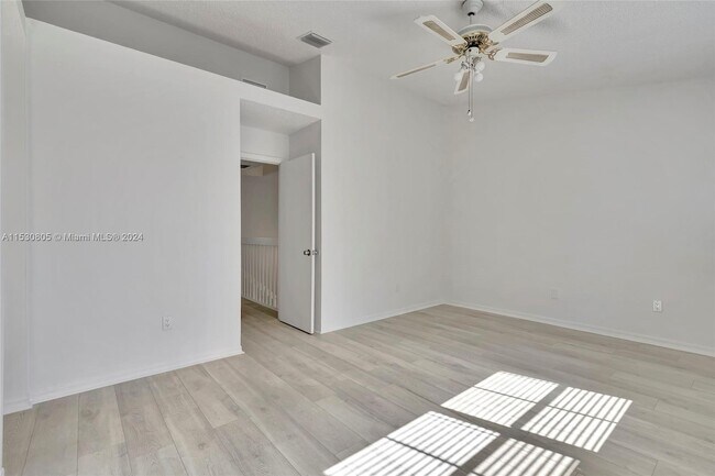 Building Photo - 1381 NW 126th Way