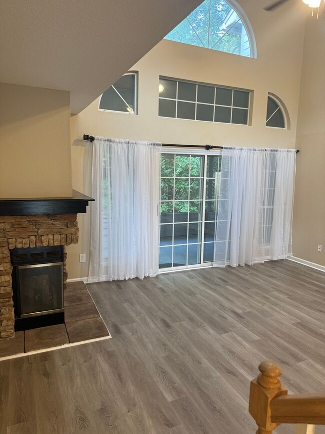 Building Photo - Great Location! North East Tallahassee