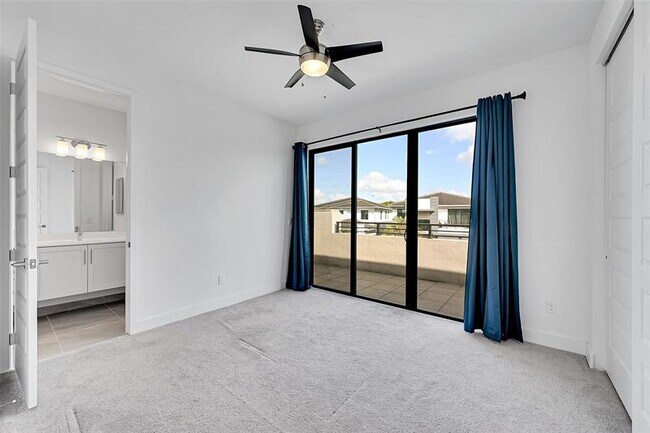 Building Photo - 10780 Oceano Wy
