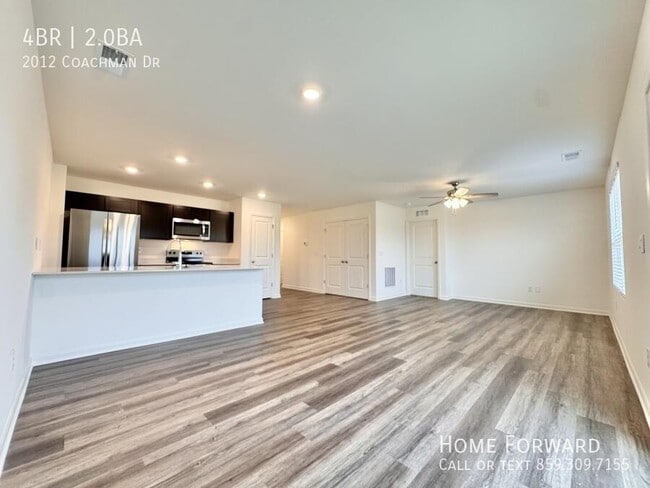 Building Photo - 2012 Coachman Dr