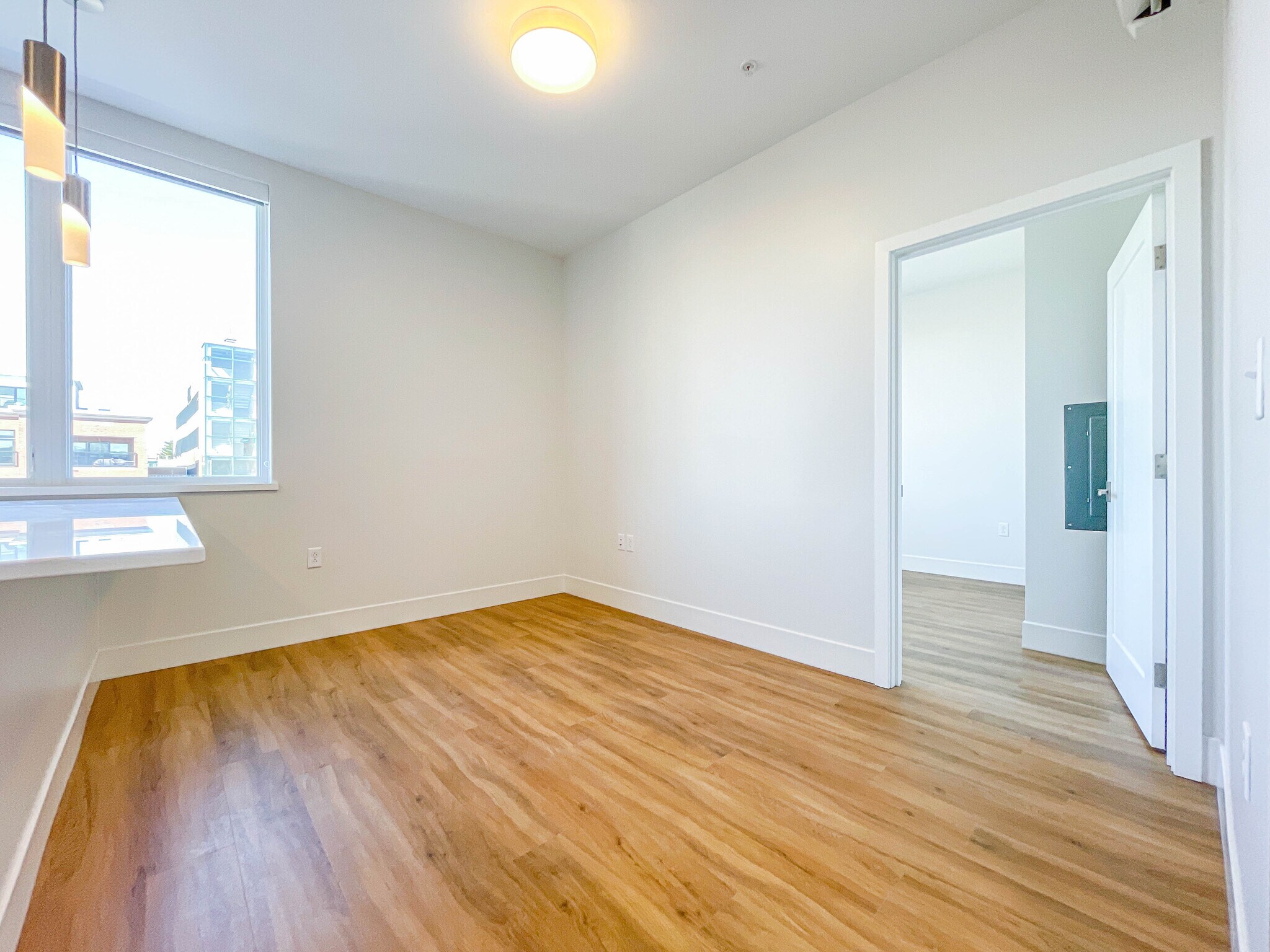 Building Photo - 5 India St