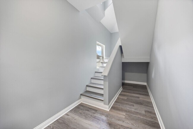 Building Photo - 7010 S Prairie Ave