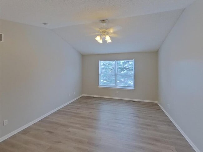 Building Photo - 16476 Jarrett Cir