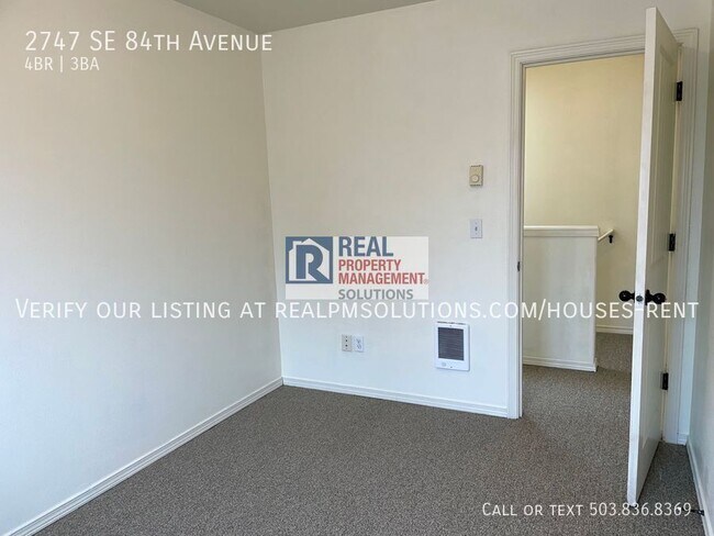 Building Photo - 2747 SE 84th Ave