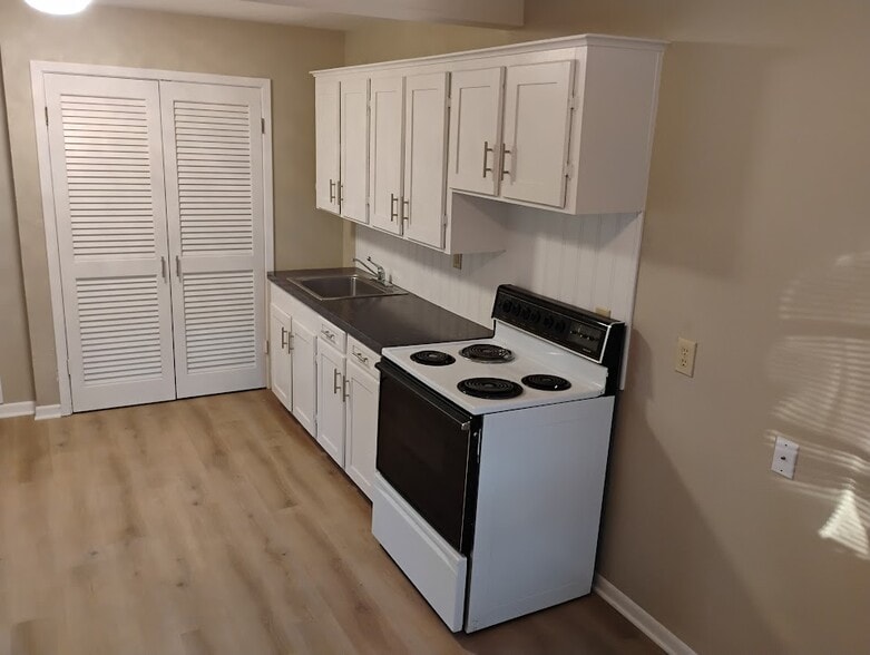 Building Photo - 504 N Newsom St