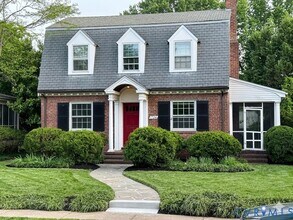 Building Photo - 1724 Wilmington Ave W