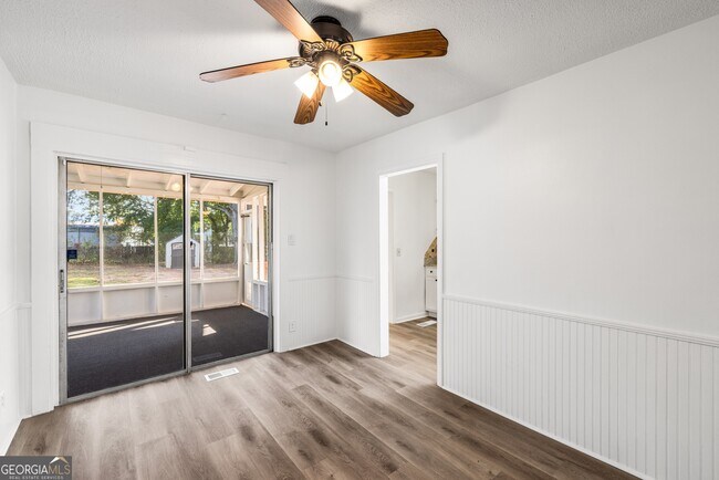 Building Photo - 1801 Crestridge Dr SE