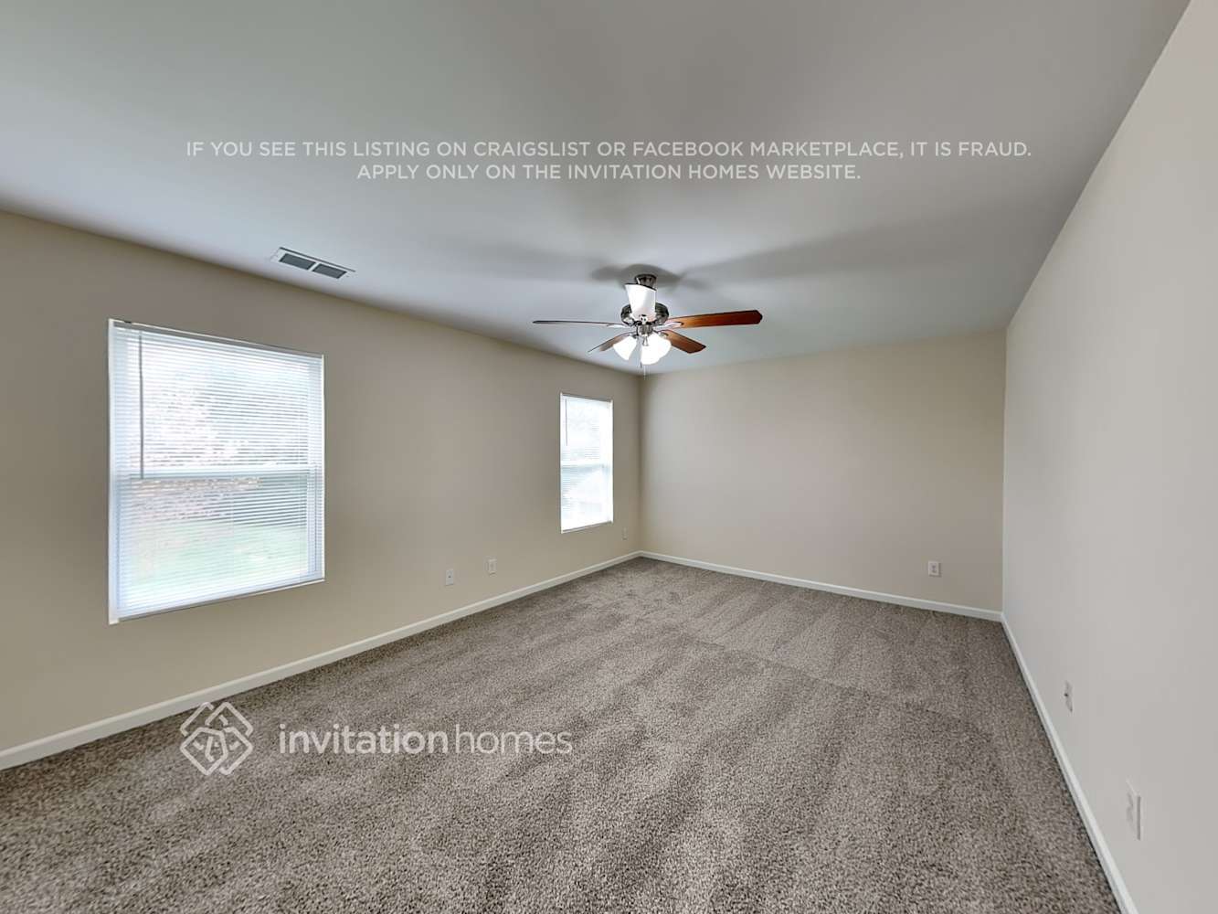 Building Photo - 1052 Sapphire Dr