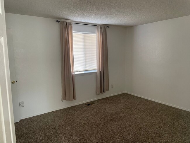 Building Photo - Available soon, 3 bd 1 bath rental in Parker CO 80134