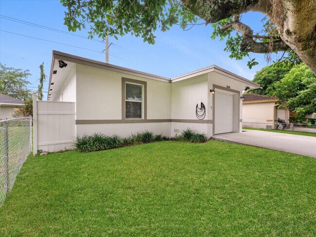 Building Photo - 2848 NW 9th Pl