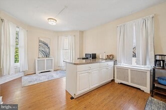 Building Photo - 118 Walnut Ave