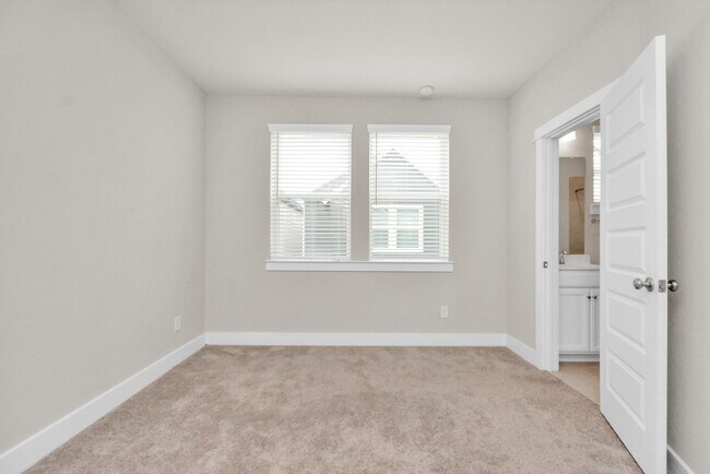 Building Photo - 731 Strawberry Pines Ct