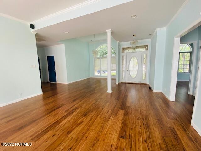 Building Photo - 906 Diamond Ct