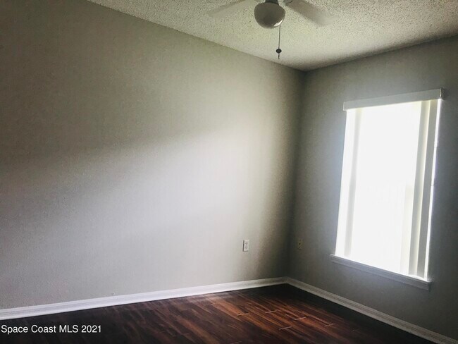 Building Photo - 2824 Maderia Cir