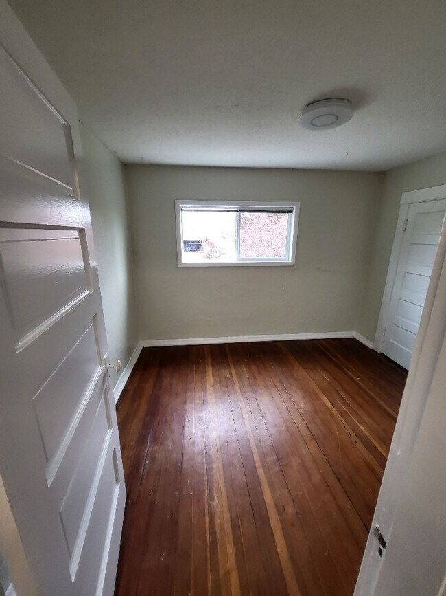 Building Photo - STATUS: *PENDING APPLICATION*| R98C | $2095.00