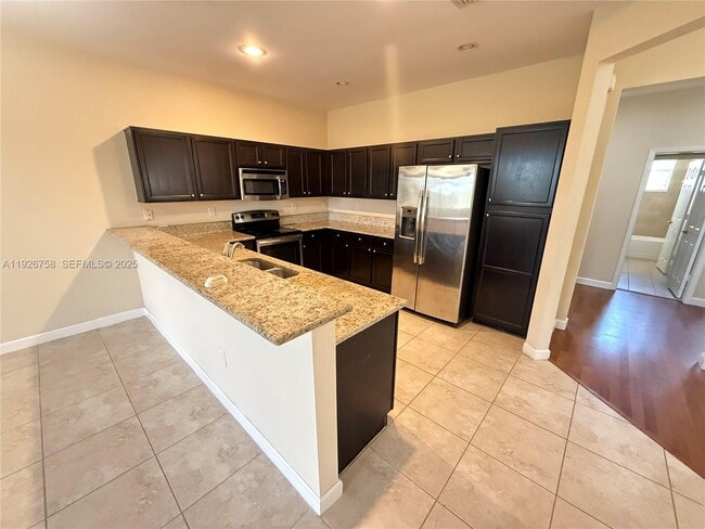 Building Photo - 9516 SW 167th Ave