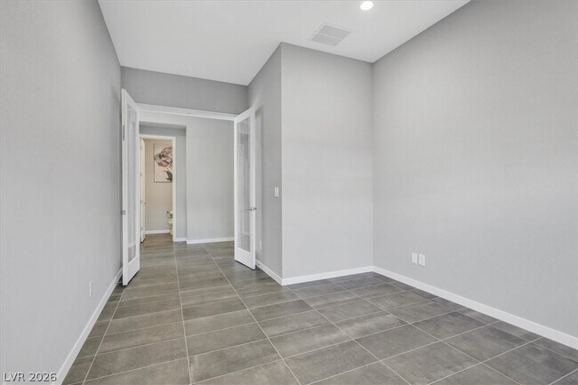 Building Photo - 3367 Stone View Ave