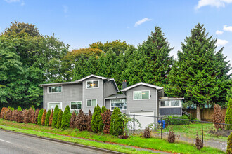 Building Photo - 9234 3rd Ave SW