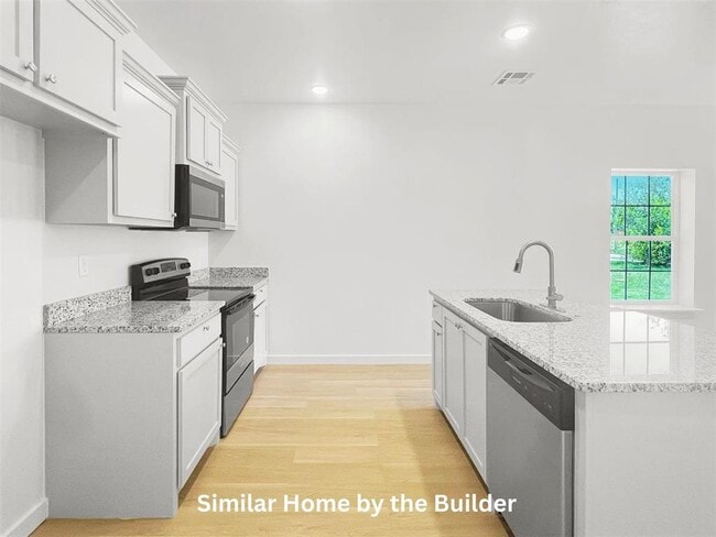 Building Photo - 1711 SW Washington Ave