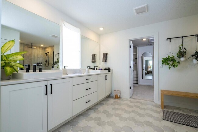 Building Photo - 2184 Broadbrook Dr