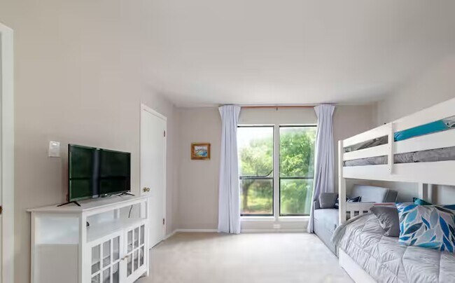 Building Photo - 222 T Bar M Dr