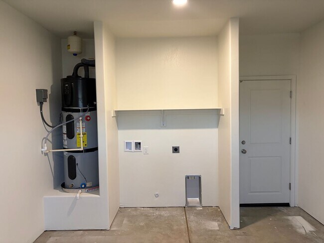 Building Photo - 6007 Cougar Trl