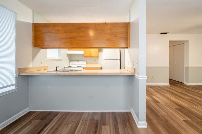 Building Photo - 1818 Sylvan Ct