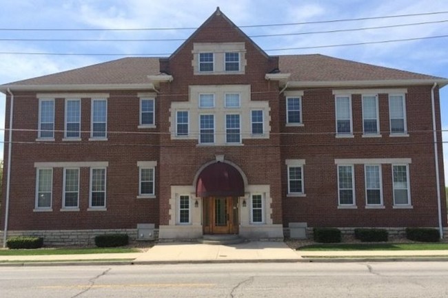 Building Exterior - 1107 W Main St