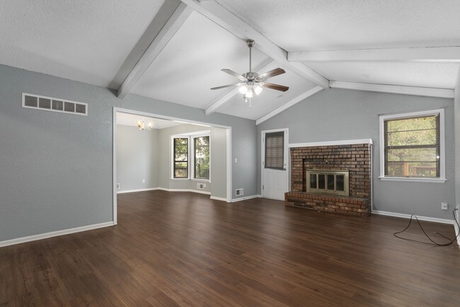 Building Photo - 3513 NE Stanton St