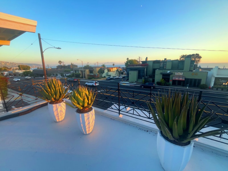 Building Photo - 1220 N Coast Hwy