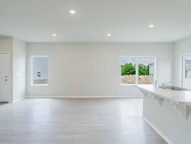 Building Photo - 3404 SW Endearment St