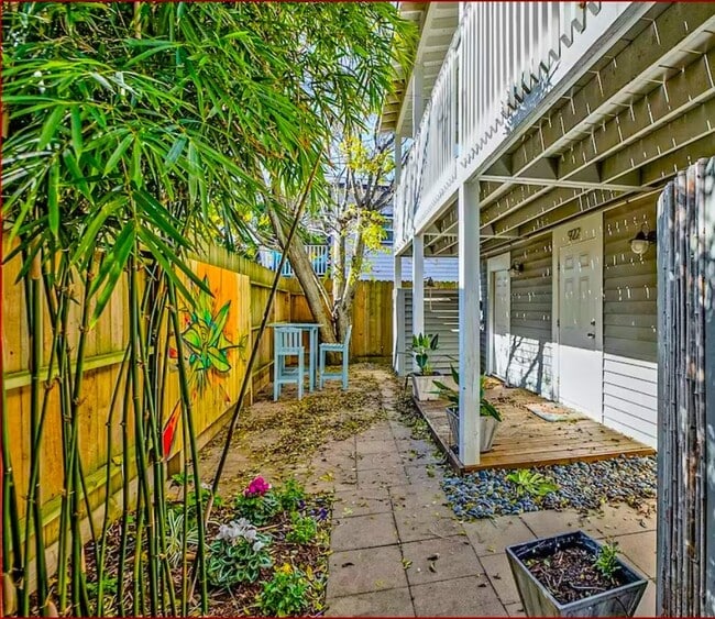 Building Photo - 922 Avenue L