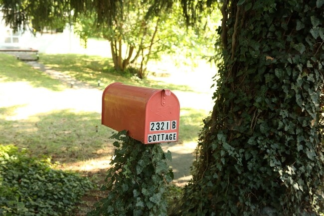 Building Photo - 2321 Fontaine Ave Ext