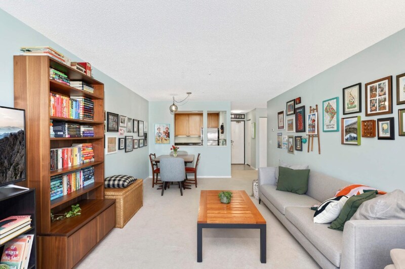 Building Photo - 720 3rd Ave NE