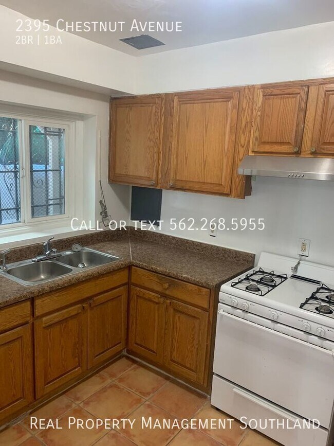 Building Photo - 2395 Chestnut Ave