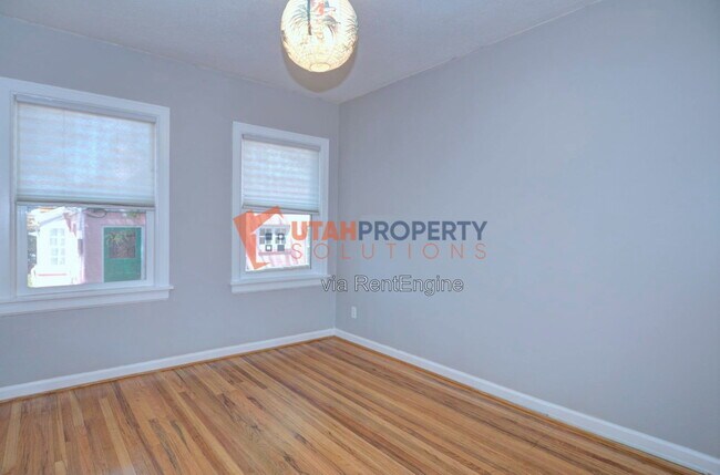 Building Photo - 684 East Ninth Avenue