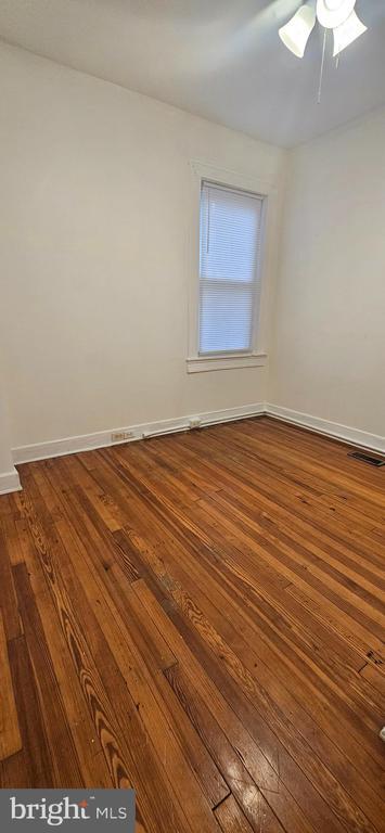 Building Photo - 411 Bonsal St