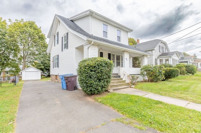 Building Photo - 4 Bedroom Single Family Cape