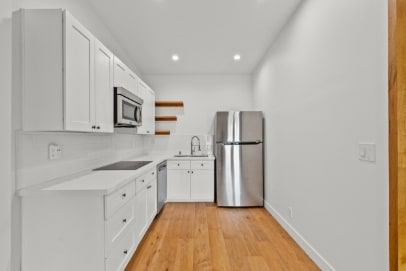 Building Photo - 23034 Burbank Blvd