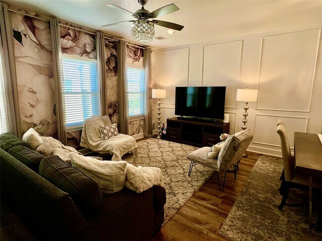 Building Photo - 312 Mission Ln