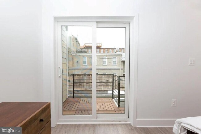 Building Photo - 1742 Fleet St