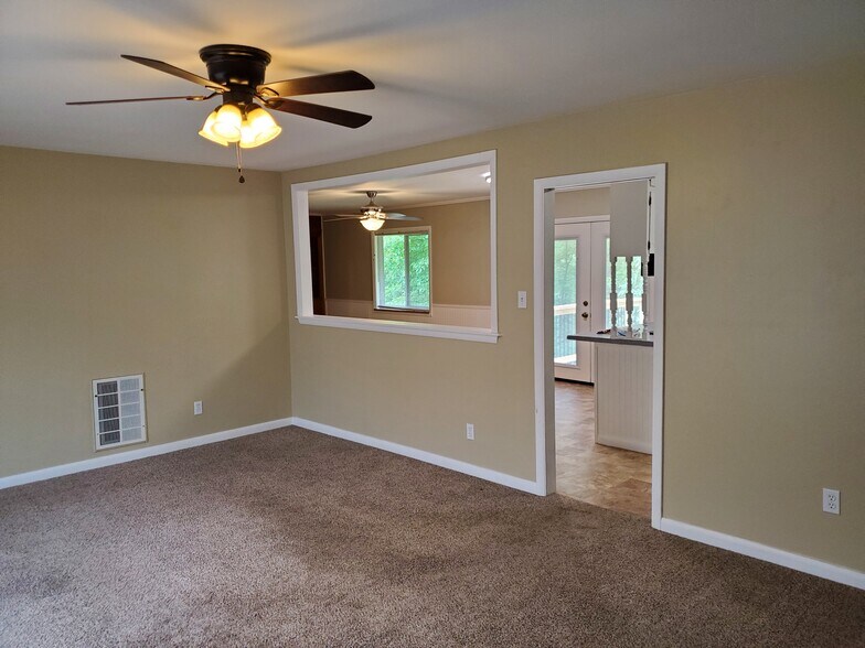 Building Photo - 4913 Mandalay Rd