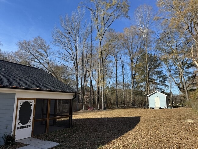 Building Photo - 118 Mineral Springs Rd