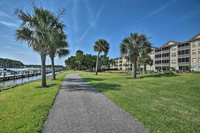 Building Photo - 400 Canopy Walk Ln