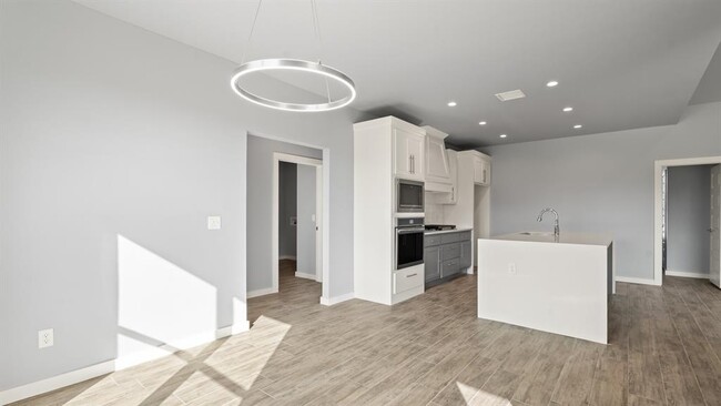 Building Photo - 17859 Salem Rd