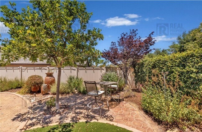 Building Photo - 32176 Golden Eye Dr