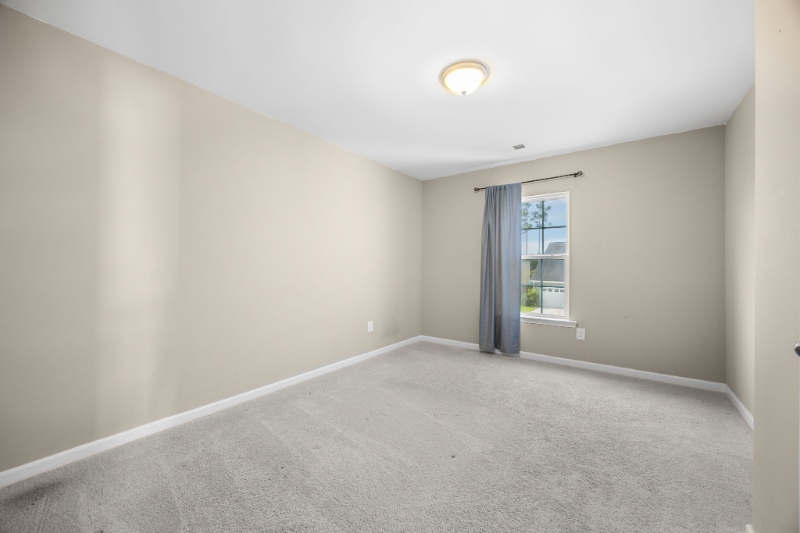 Building Photo - 677 Redbud Ln