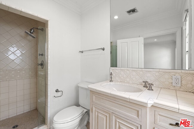 Building Photo - 1240 N Doheny Dr